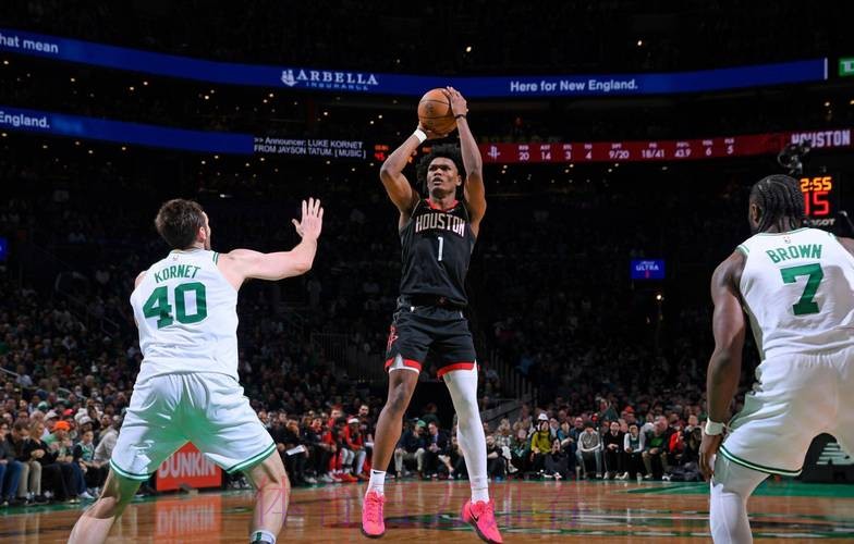 阿门全场31分13篮板6助攻,命中9次罚球创个人生涯新高 阿门全场31分13篮板6助攻,命中9次罚球创个人生涯新高